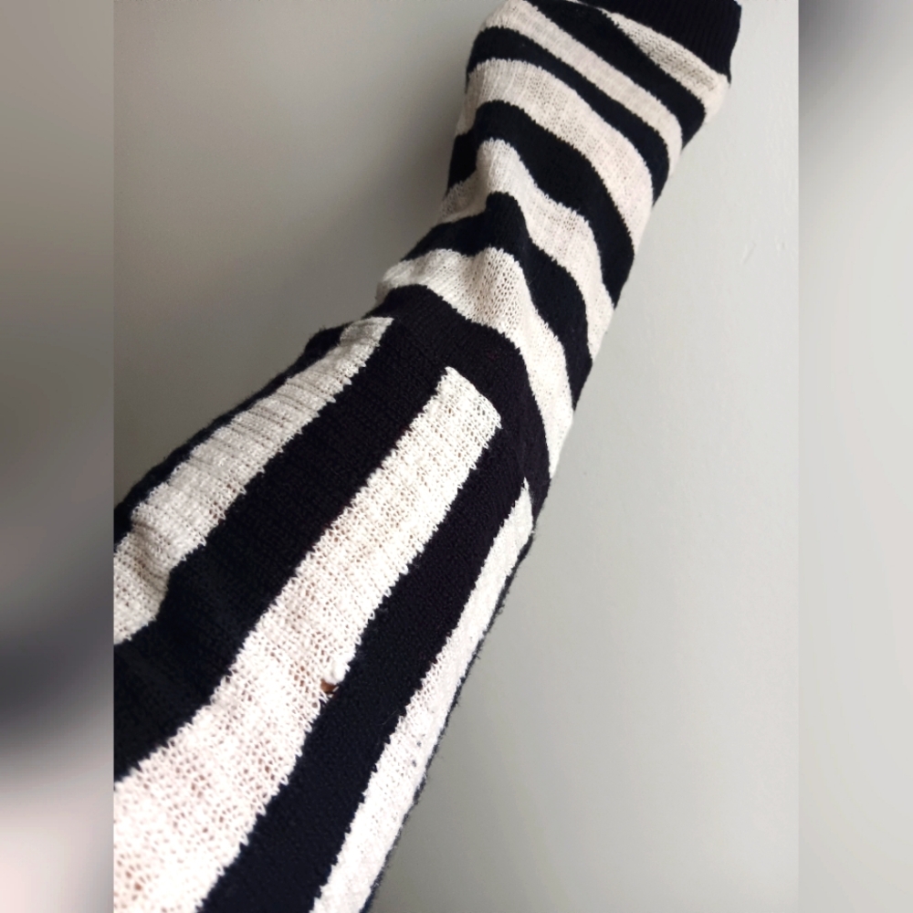 🚨INC Black and White Cardigan EUC - Picture 5 of 5